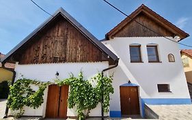 Apartmány pod pergolou